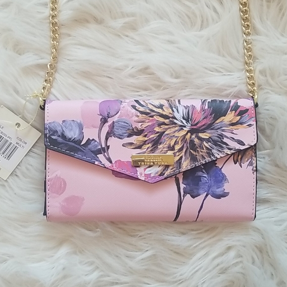 Trina Turk Handbags - 🆕️ TRINA trina turk crossbody wallet